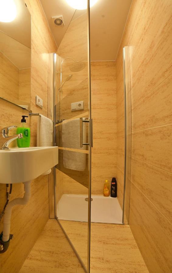Apartamentos Barrio Humedo Catedral 2 莱昂 外观 照片